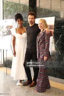 Amy Ryan feet photo thumbnail