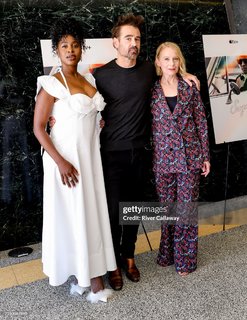 Amy Ryan feet photo thumbnail