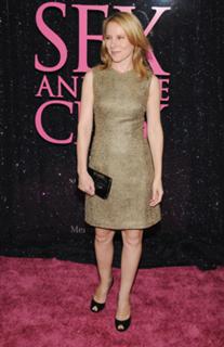 Amy Ryan feet photo thumbnail