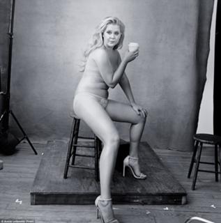 Amy Schumer feet photo thumbnail