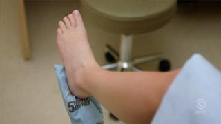 Amy Schumer feet photo thumbnail