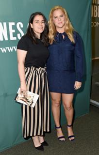 Amy Schumer feet photo thumbnail