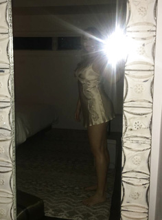 Amy Schumer feet photo thumbnail