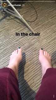 Amy Schumer feet photo thumbnail