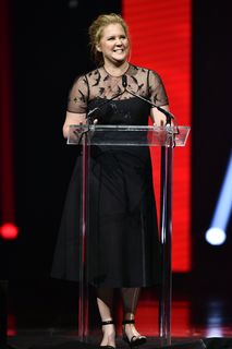 Amy Schumer feet photo thumbnail