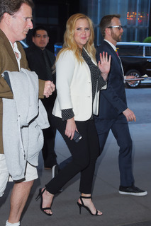 Amy Schumer feet photo thumbnail