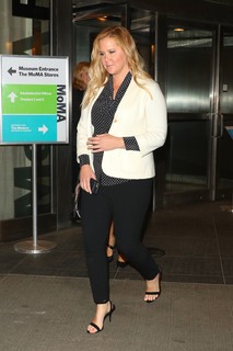Amy Schumer feet photo thumbnail