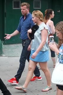 Amy Schumer feet photo thumbnail