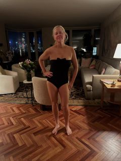 Amy Schumer feet photo 9