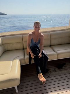 Amy Schumer feet photo 1