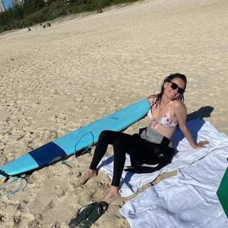 Amy Shark feet photo 2