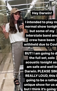 Amy Shark feet photo 19