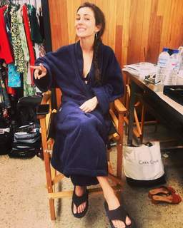 Amy Shark feet photo 11