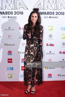 Amy Shark feet photo 7