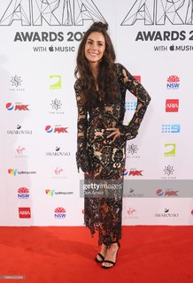 Amy Shark feet photo 5