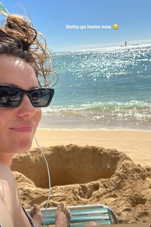 Amy Shark feet photo 5