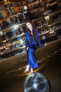 Amy Shark feet photo 3