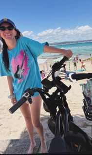 Amy Shark feet photo 2
