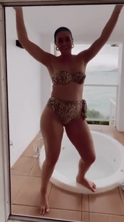 Amy Sheppard feet photo 2