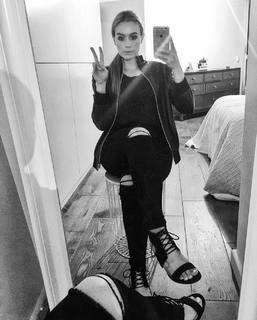 Amy Sheppard feet photo 2