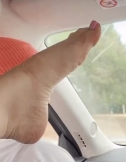 Amy Sheppard feet photo 13