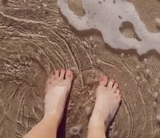 Amy Sheppard feet photo 6