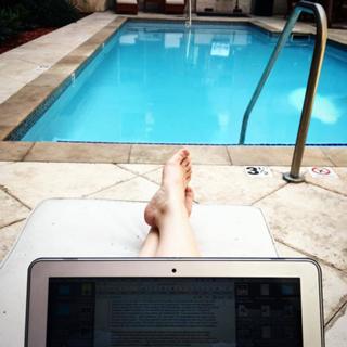Amy Shira Teitel feet photo 12