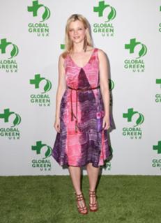 Amy Smart feet photo thumbnail