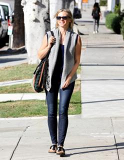 Amy Smart feet photo thumbnail