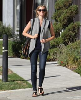 Amy Smart feet photo thumbnail