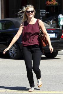 Amy Smart feet photo thumbnail