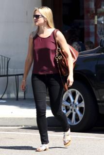 Amy Smart feet photo thumbnail