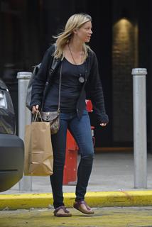 Amy Smart feet photo thumbnail