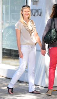 Amy Smart feet photo thumbnail