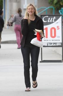 Amy Smart feet photo thumbnail