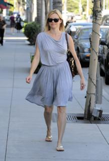 Amy Smart feet photo thumbnail