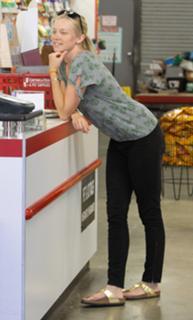 Amy Smart feet photo thumbnail