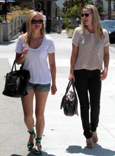 Amy Smart feet photo thumbnail