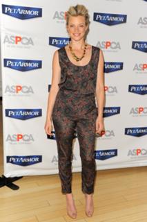 Amy Smart feet photo thumbnail