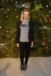 Amy Smart feet photo thumbnail