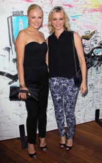 Amy Smart feet photo thumbnail