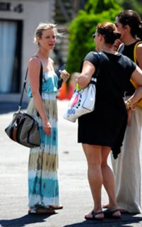 Amy Smart feet photo thumbnail
