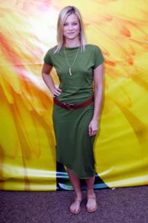Amy Smart feet photo thumbnail