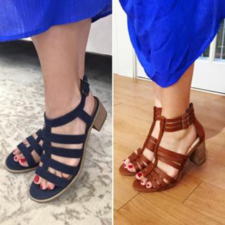 Amy Stran feet photo thumbnail