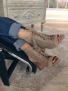 Amy Stran feet photo thumbnail