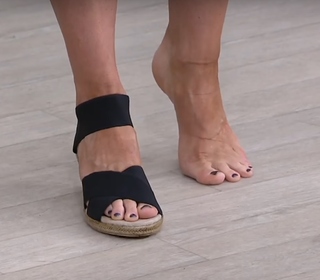 Amy Stran feet photo thumbnail