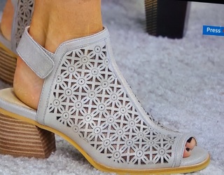 Amy Stran feet photo thumbnail