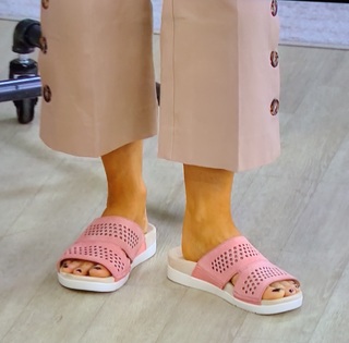 Amy Stran feet photo thumbnail