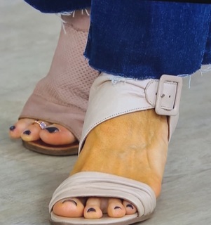 Amy Stran feet photo thumbnail