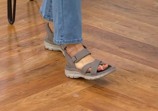 Amy Stran feet photo thumbnail